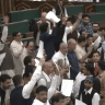 जम्मू-कश्मीर विधानसभा में भाजपा-कांग्रेस विधायकों में हाथापाई
